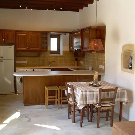 Ktima Charitini 2 *